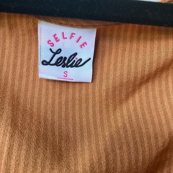 Selfie Leslie DANIELLE RUCHED SLEEVE WRAP DRESS TAN Size Small - Picture 12 of 12
